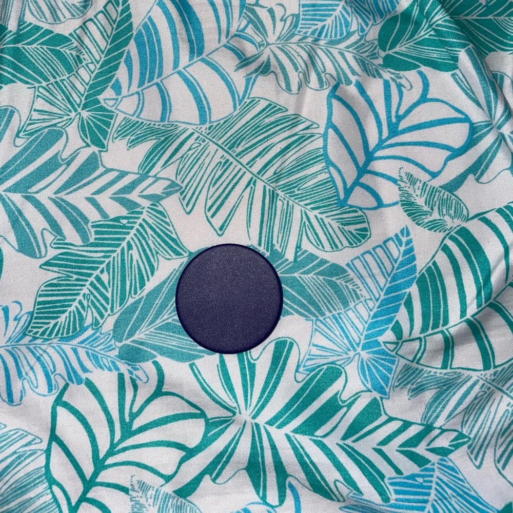 Purple pop sockets top